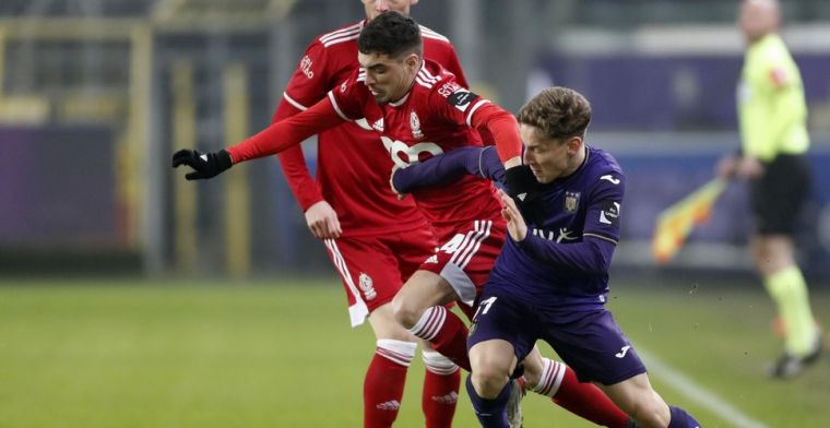 Anderlecht geeft overwinning uit handen na enorme blunder Gomez